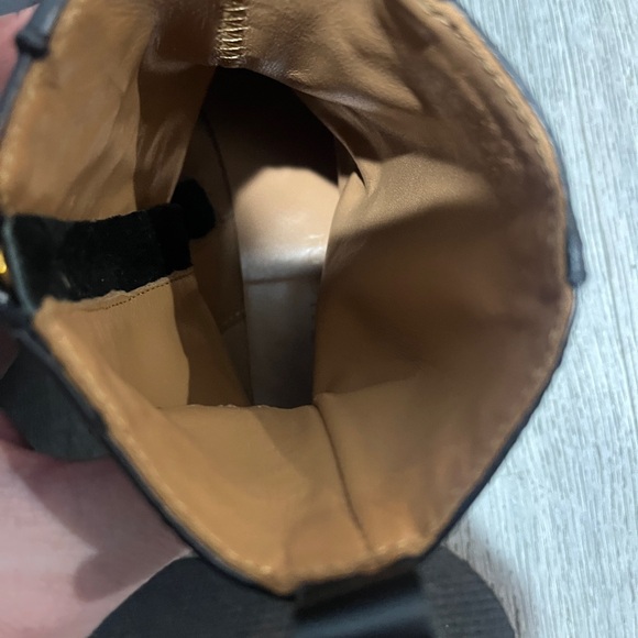 Gucci Black Leather Ankle Boots with Gold Buckle Size 41 - Picture 9 of 9